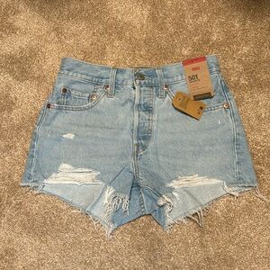 Levis 501 denim shorts size 26